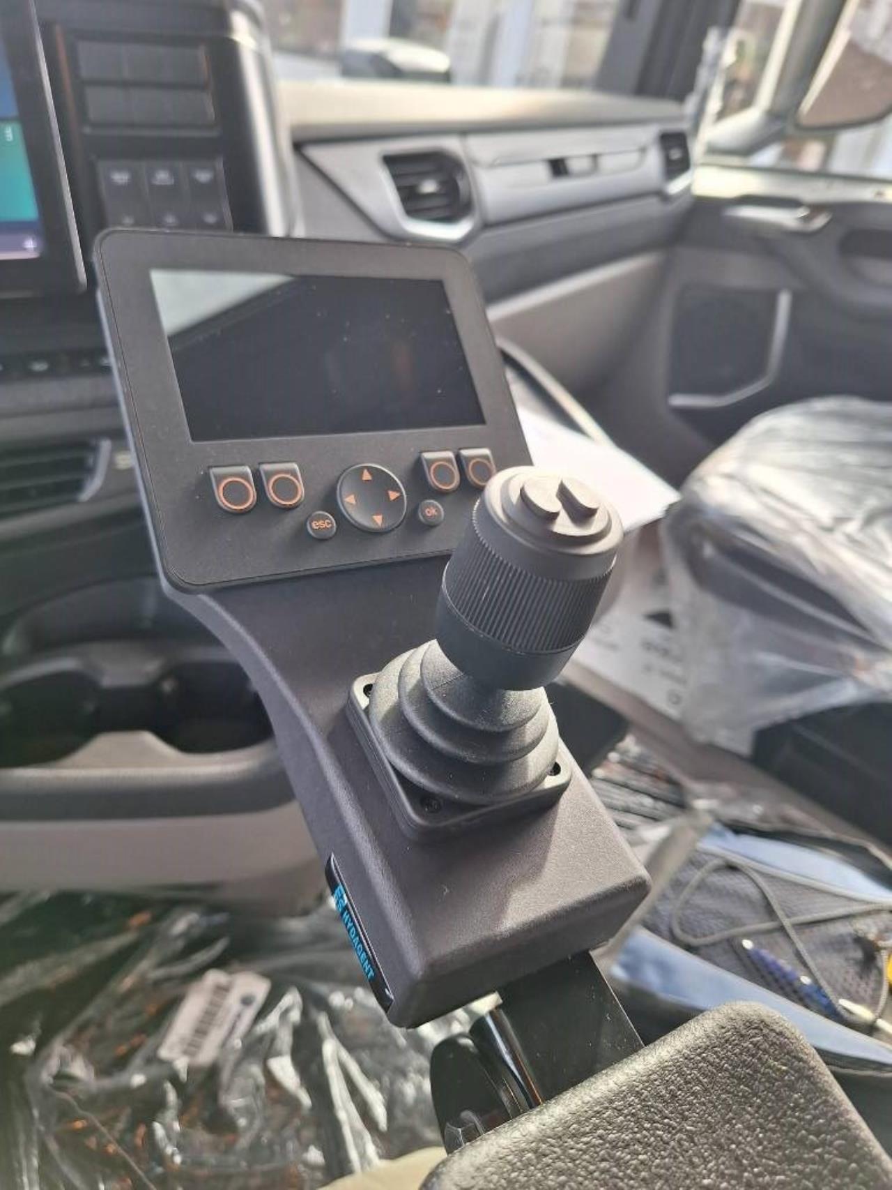 Scania R590B8X4*4NB Plogbil 2025 - Krok/Lastväxlare