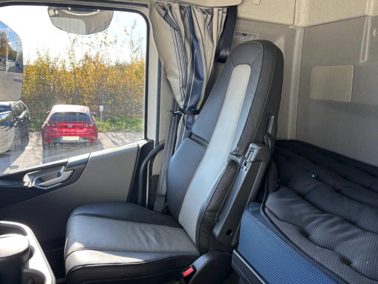 Volvo Volvo FH13 500TC 6x2 Skåpbil 2021 - Skåp
