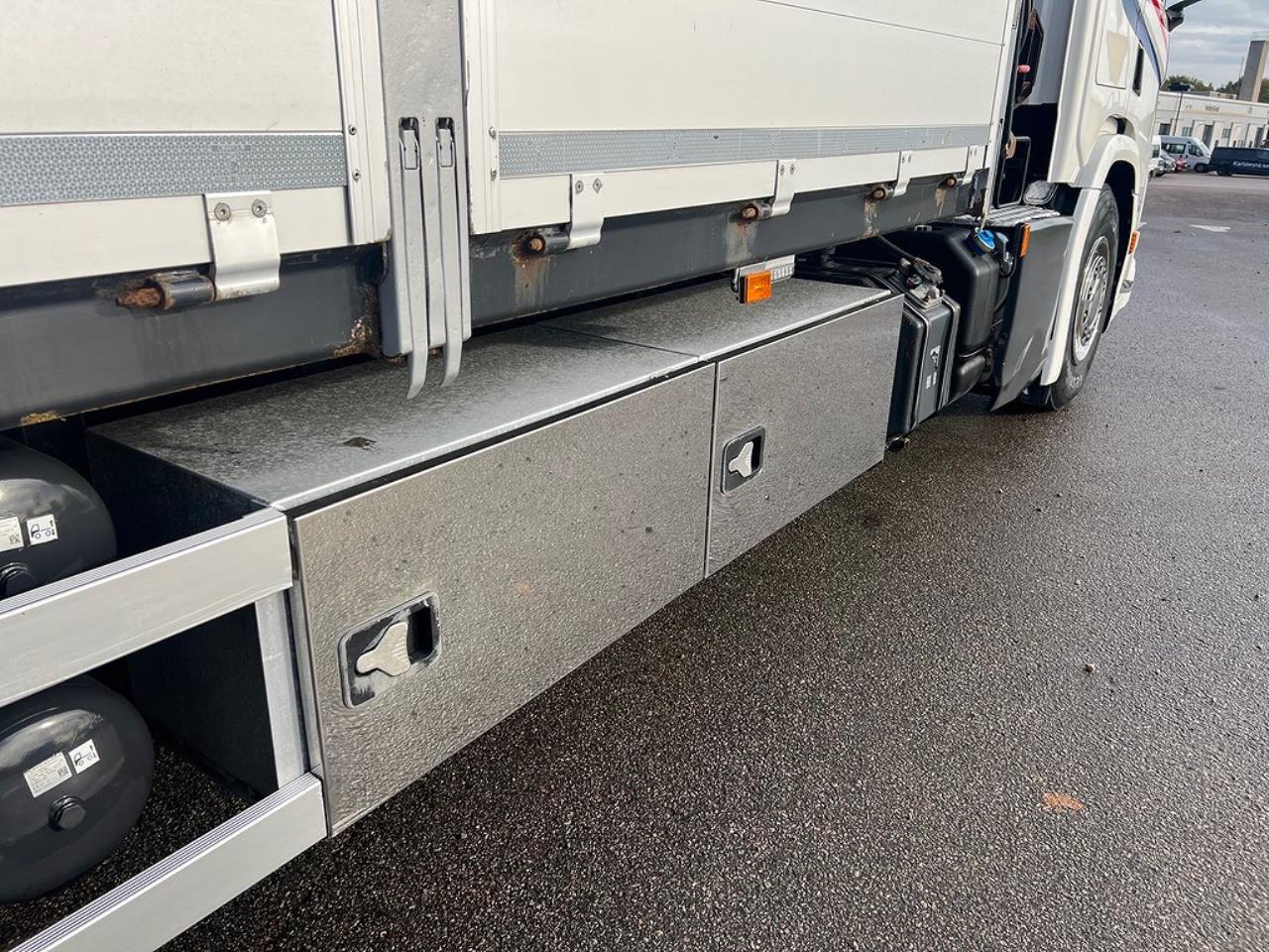 Scania P320 4x2 Kranbil med Z-Lyft, Euro 6 2018 - Kran