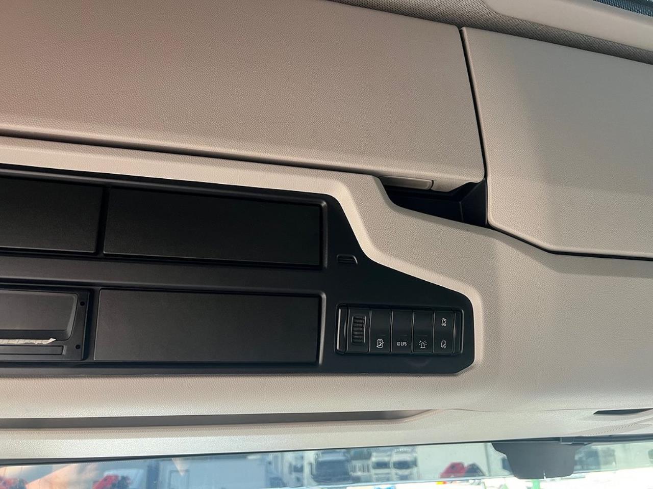 Scania P320 4x2 Kranbil med Z-Lyft, Euro 6 2018 - Kran