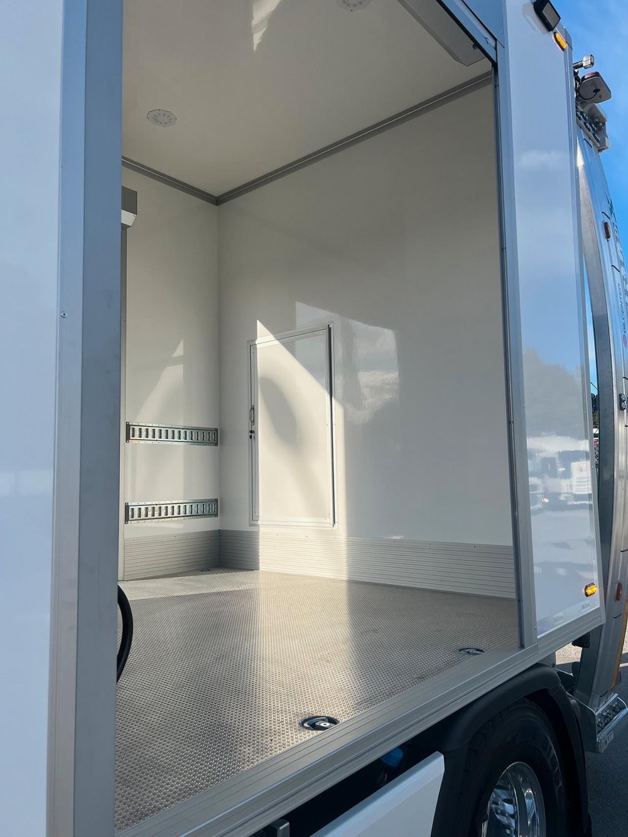 Scania R450 4x2 TMA Bil med skåp, Berlex TMAX TMA Skydd 2021 - Skåp