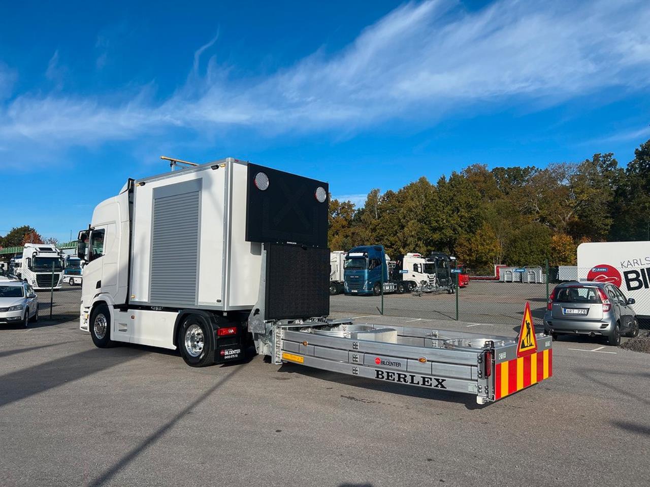 Scania R450 4x2 TMA Bil med skåp, Berlex TMAX TMA Skydd 2021 - Skåp