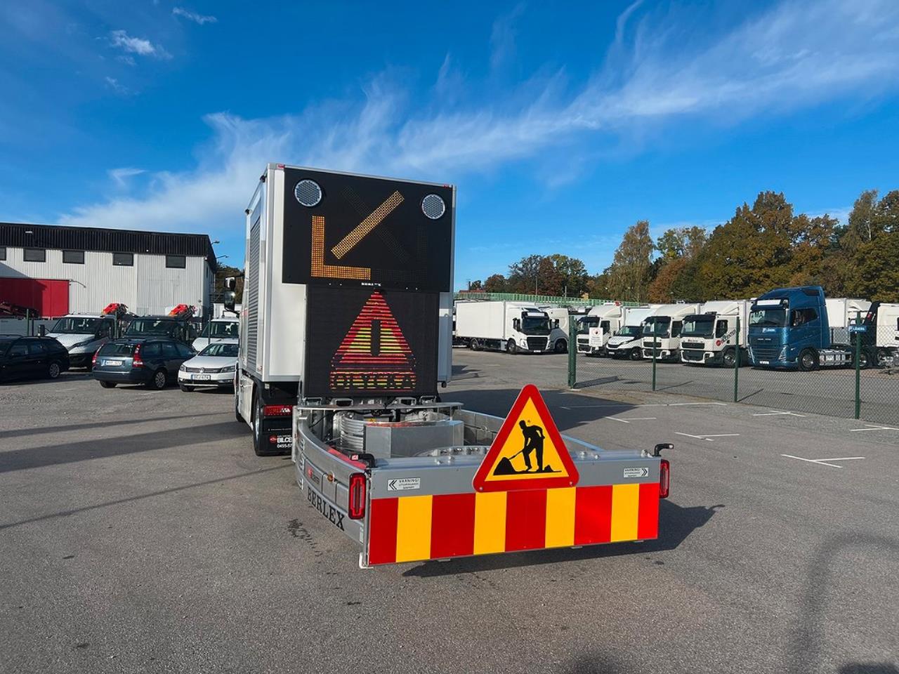 Scania R450 4x2 TMA Bil med skåp, Berlex TMAX TMA Skydd 2021 - Skåp