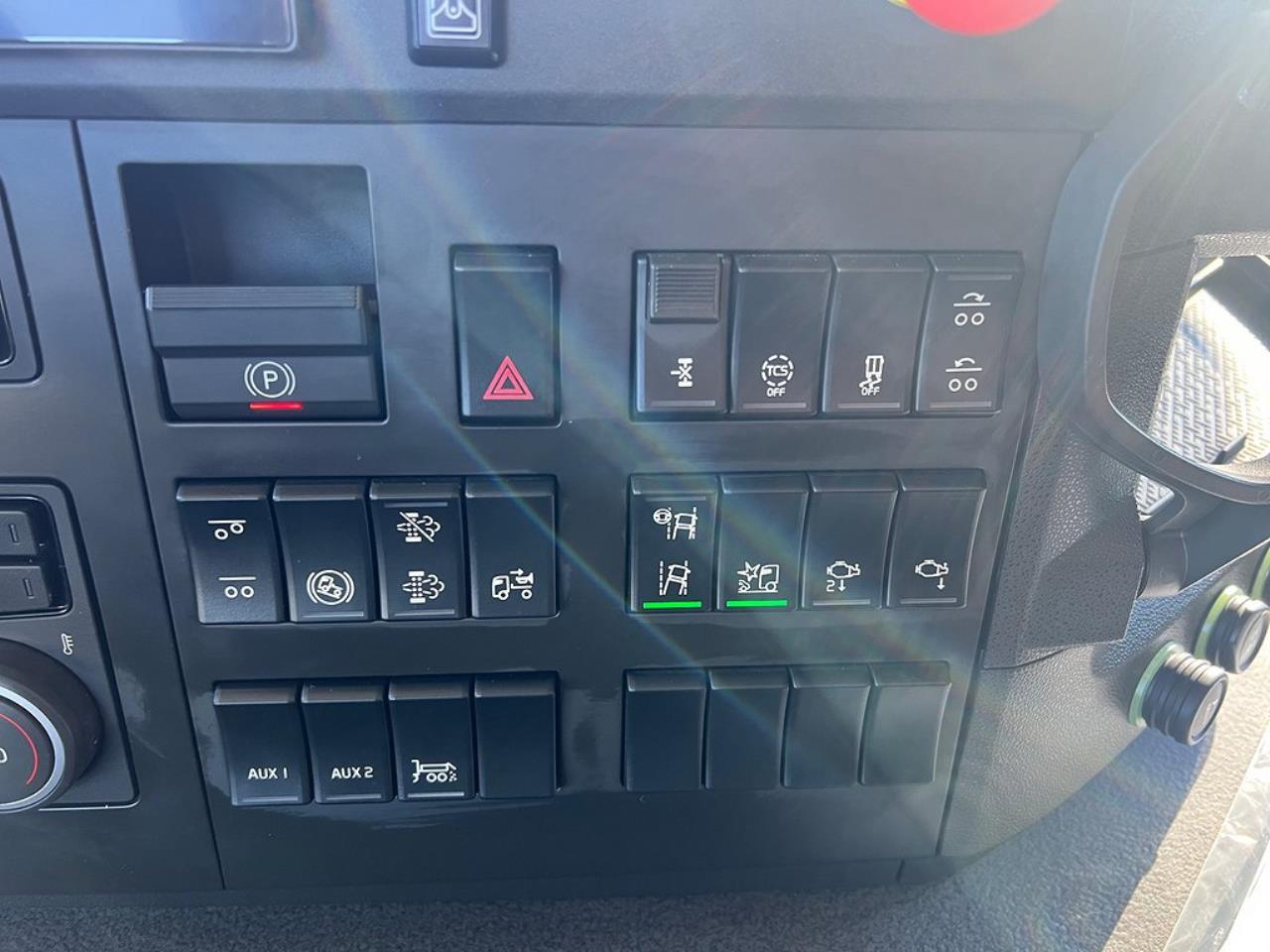 Volvo FMX 500 6x4 Lastväxlare Lyftbar Tandem axel 2024 - Krok/Lastväxlare