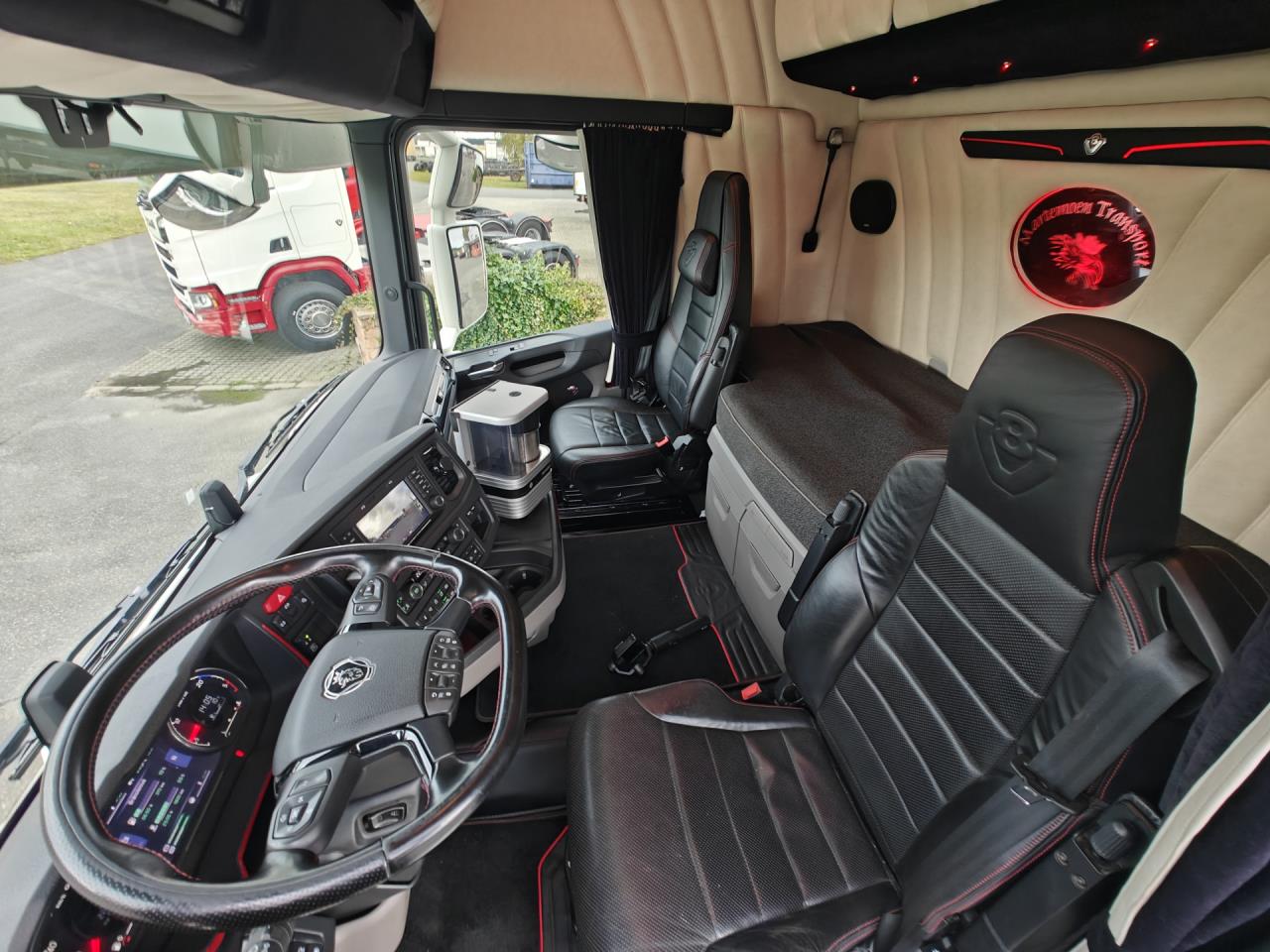 SCANIA R660 2023 - Krok/Lastväxlare