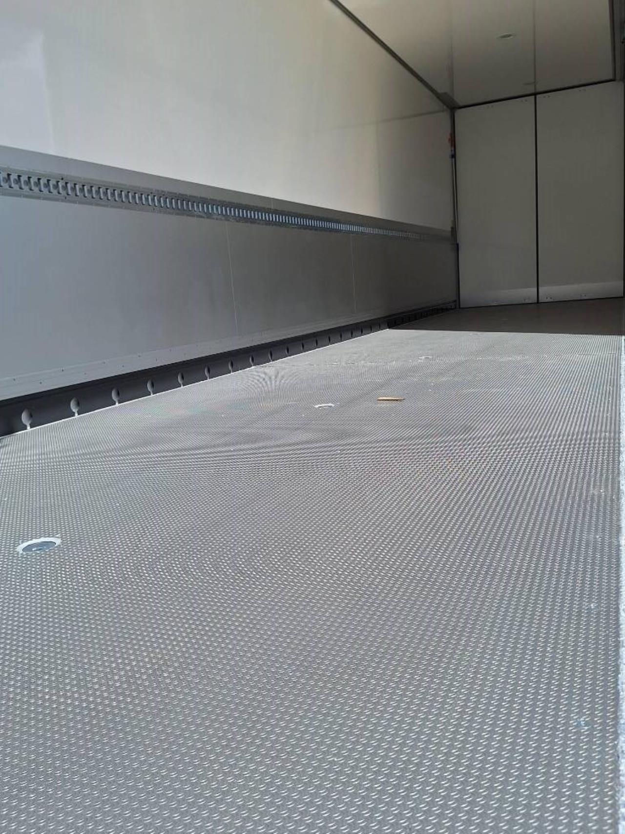 PLS 4-Axligt fjärrsläp 2024 - Skåp