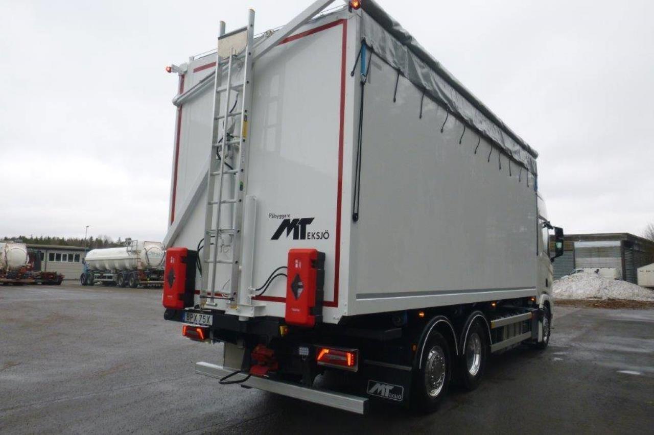 Scania R560 LB6x2*4 2024 - Flis