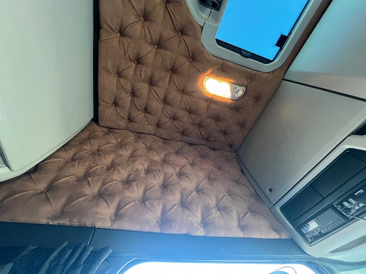 Scania R650 V8 6x4 Tippbil, Manuell, Cowboy inred, Euro 6 2020 - Tipp