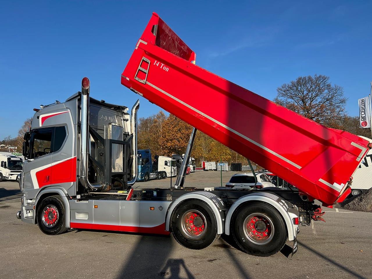 Scania R650 V8 6x4 Tippbil, Manuell, Cowboy inred, Euro 6 2020 - Tipp