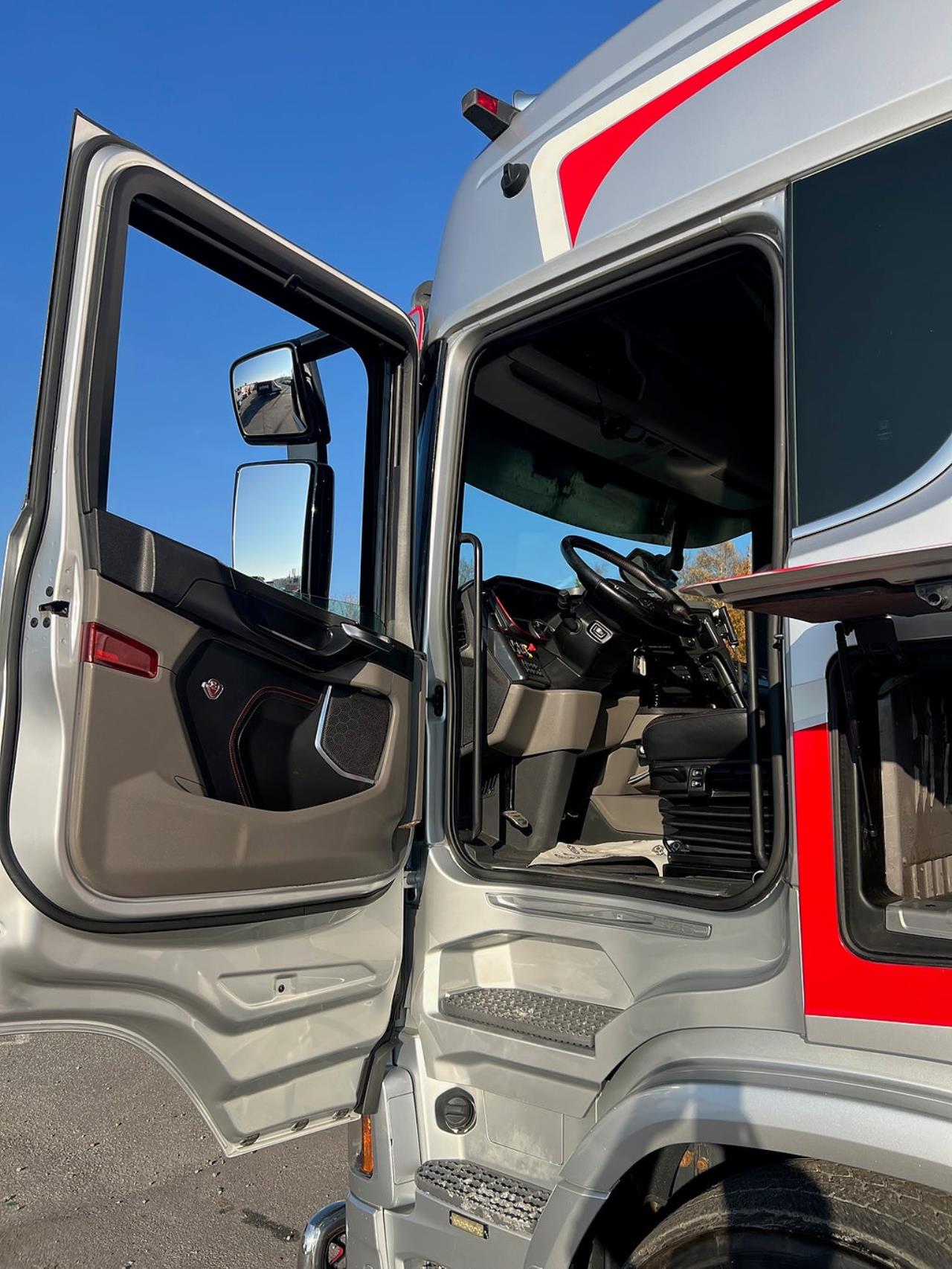 Scania R650 V8 6x4 Tippbil, Manuell, Cowboy inred, Euro 6 2020 - Tipp