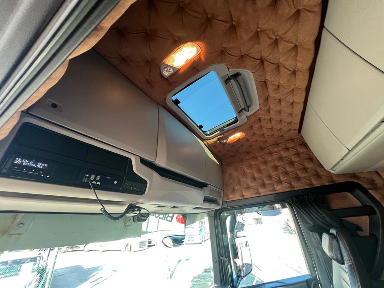 Scania R650 V8 6x4 Tippbil, Manuell, Cowboy inred, Euro 6 2020 - Tipp