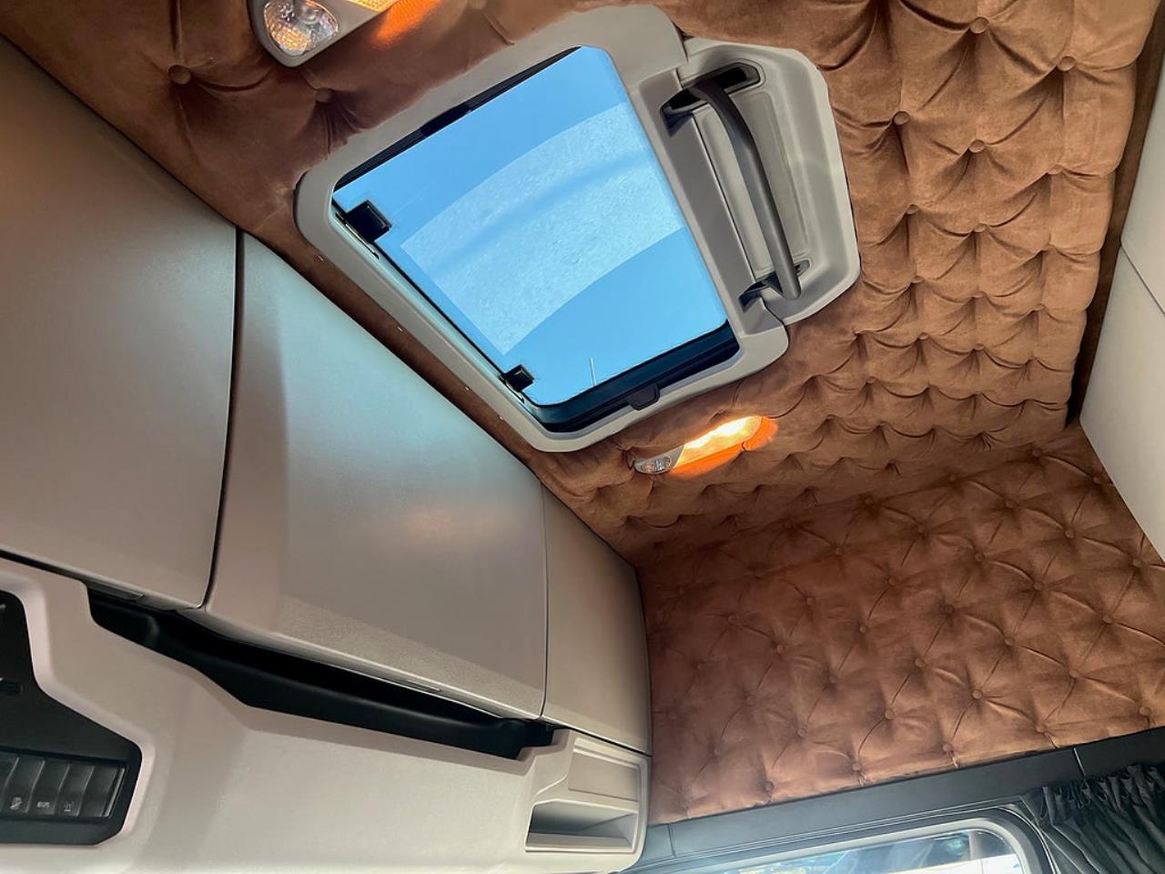 Scania R650 V8 6x4 Tippbil, Manuell, Cowboy inred, Euro 6 2020 - Tipp