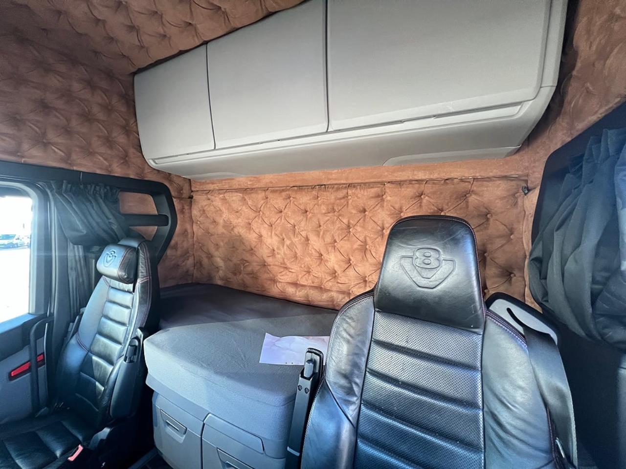 Scania R650 V8 6x4 Tippbil, Manuell, Cowboy inred, Euro 6 2020 - Tipp