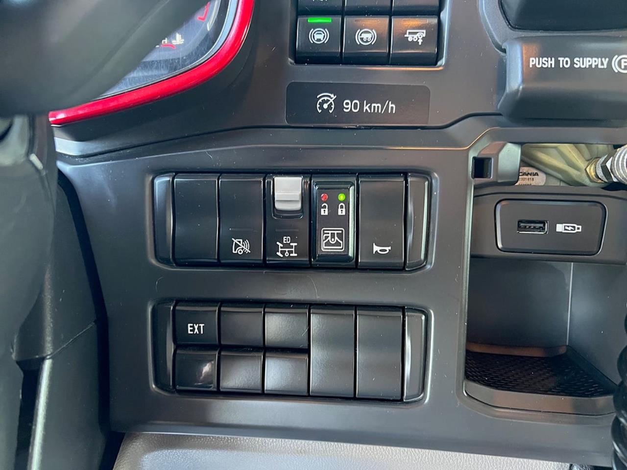 Scania R650 V8 6x4 Tippbil, Manuell, Cowboy inred, Euro 6 2020 - Tipp