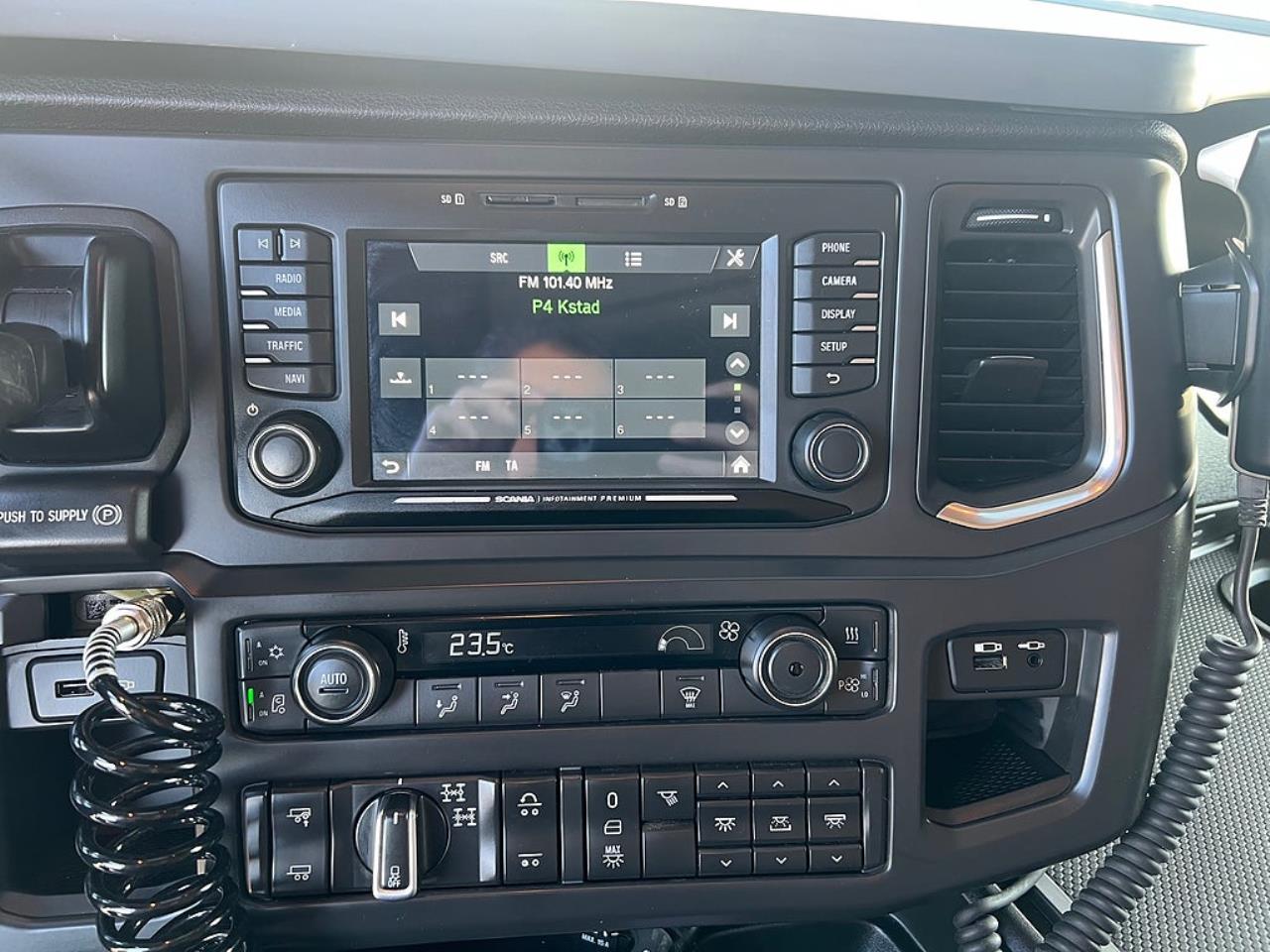 Scania R650 V8 6x4 Tippbil, Manuell, Cowboy inred, Euro 6 2020 - Tipp