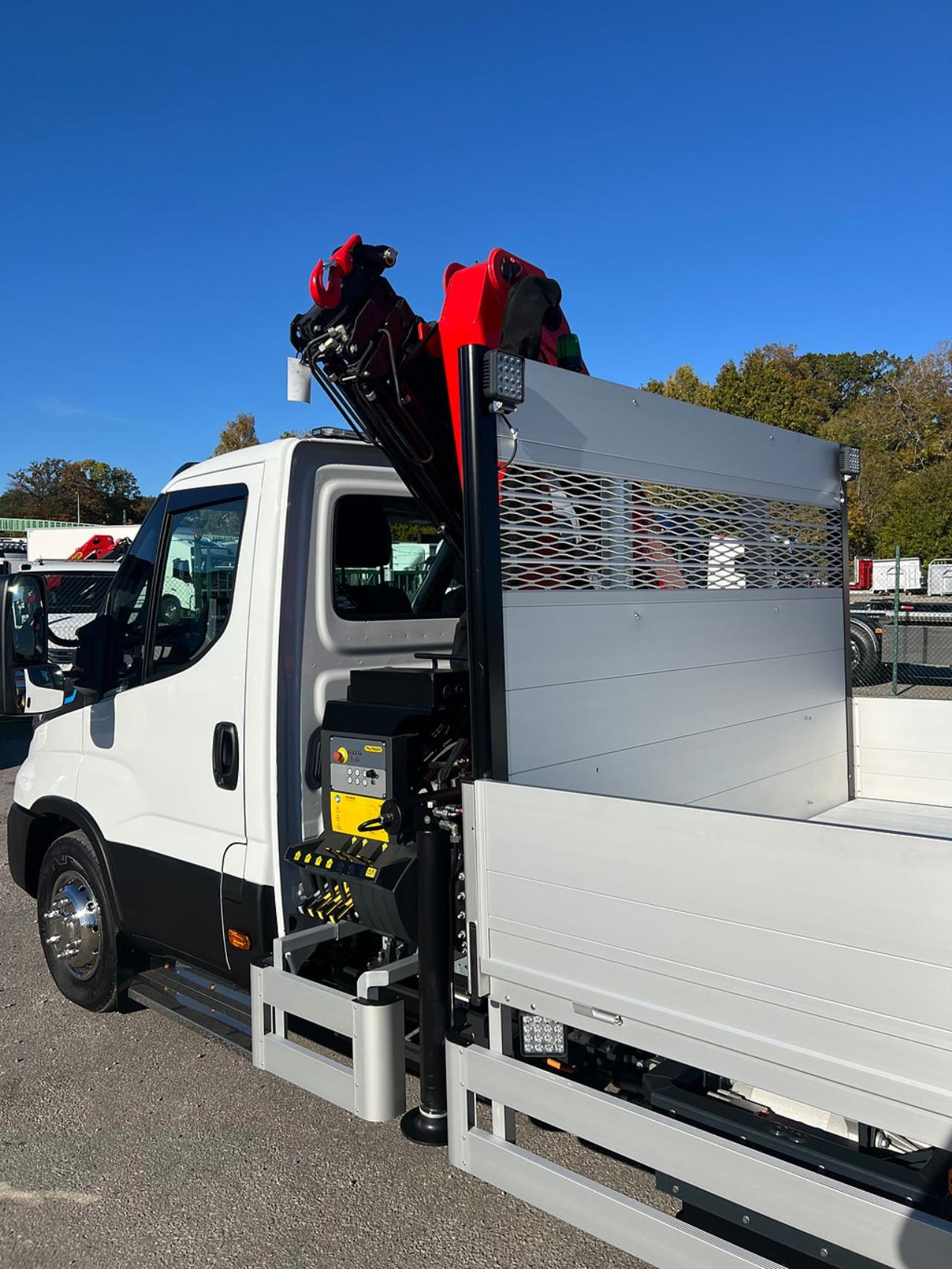 Iveco Daily 72C14E/P ELBIL Kranbil Palfinger Kran Fullutrustad 2025 - Övrigt