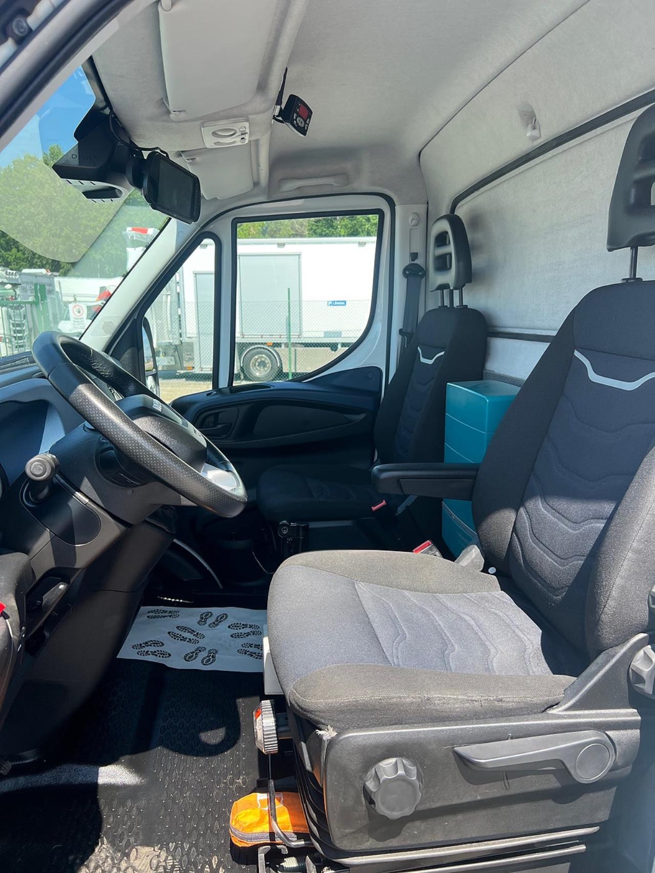 Iveco Daily 35S14 Skåpbil Kyl/Frysbil Dag/Nattkyla Euro 6 2021 - Övrigt