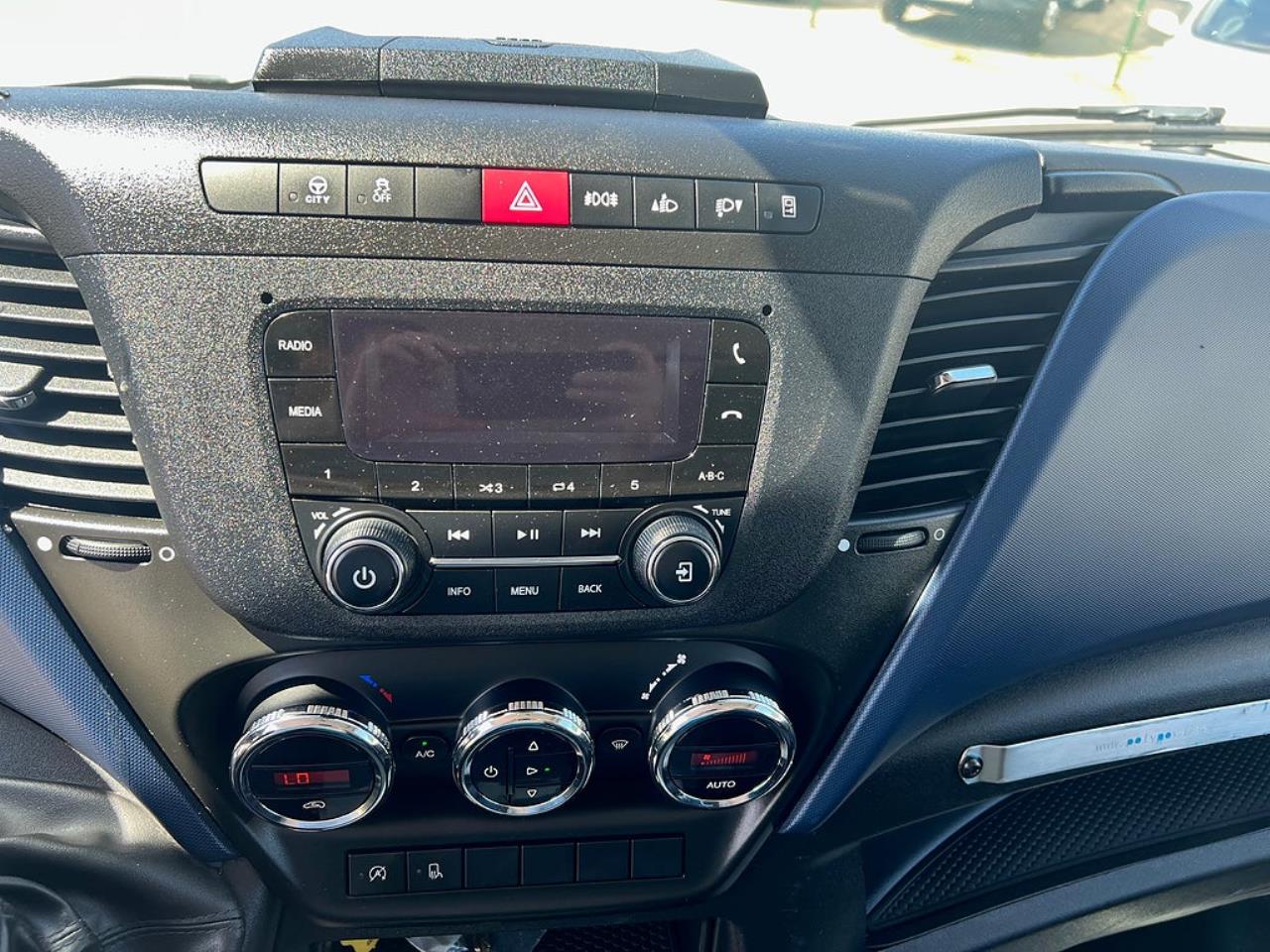 Iveco Daily 35S14 Skåpbil Kyl/Frysbil Dag/Nattkyla Euro 6 2021 - Övrigt