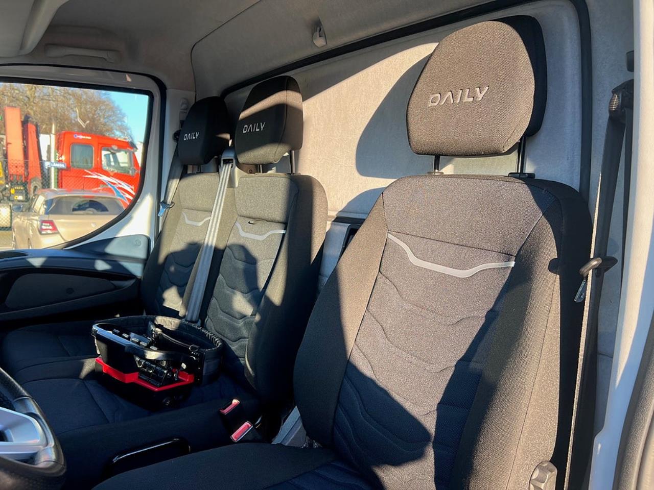 Iveco Daily 72C18 A8 Kranbil Palfinger Kran Fullutrustad 2022 - Övrigt