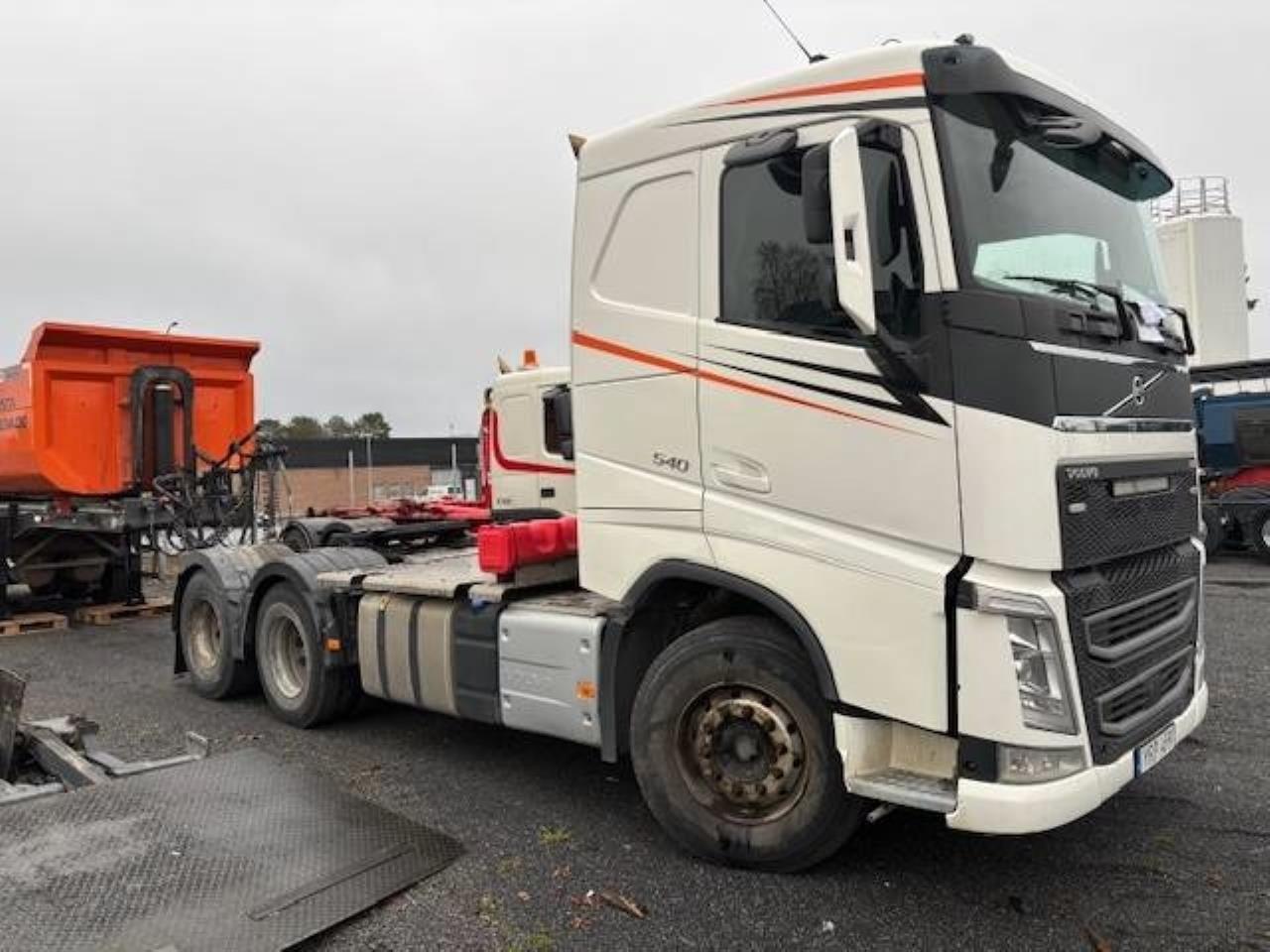 Volvo Tipptrailerekipage 2017 - Dragbil