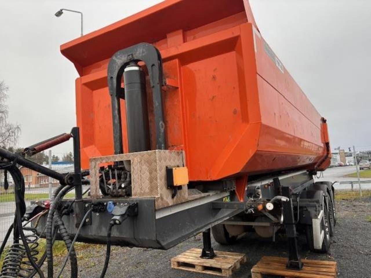 Volvo Tipptrailerekipage 2017 - Dragbil