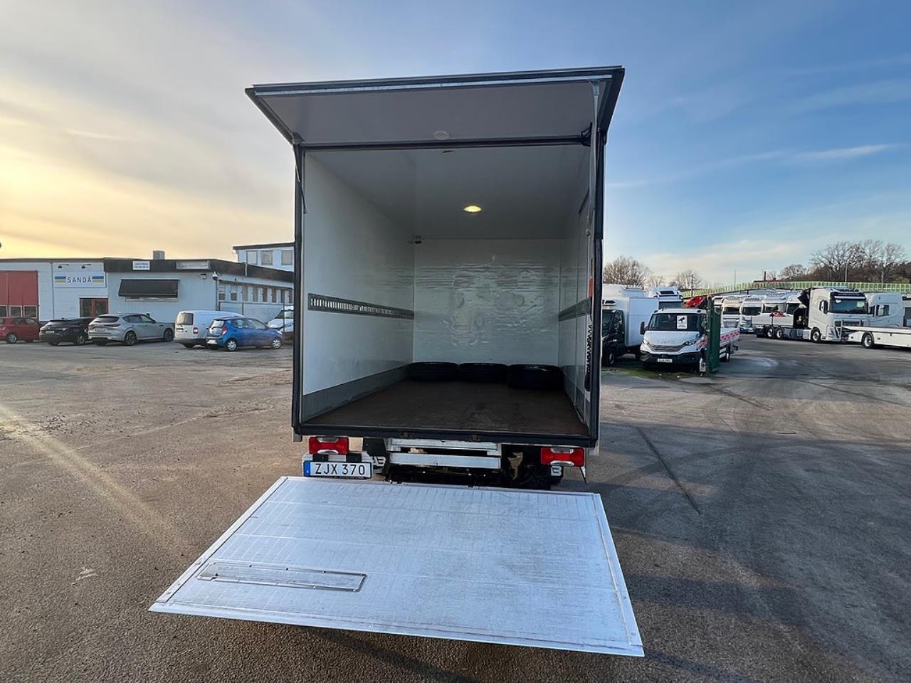 Iveco Daily 35S14 Skåpbil med Z-Lift, Hi-Matic Euro 6 2018 - Övrigt