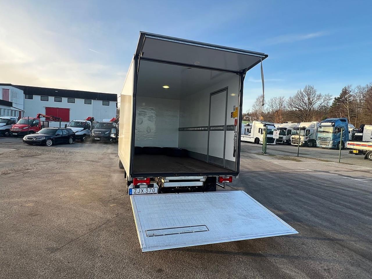 Iveco Daily 35S14 Skåpbil med Z-Lift, Hi-Matic Euro 6 2018 - Övrigt