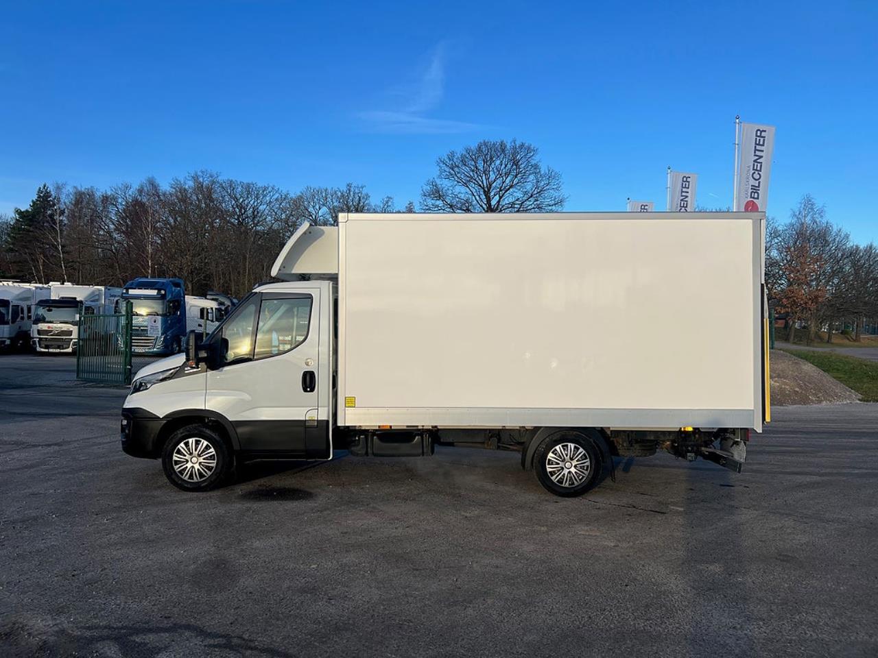 Iveco Daily 35S14 Skåpbil med Z-Lift, Hi-Matic Euro 6 2018 - Övrigt