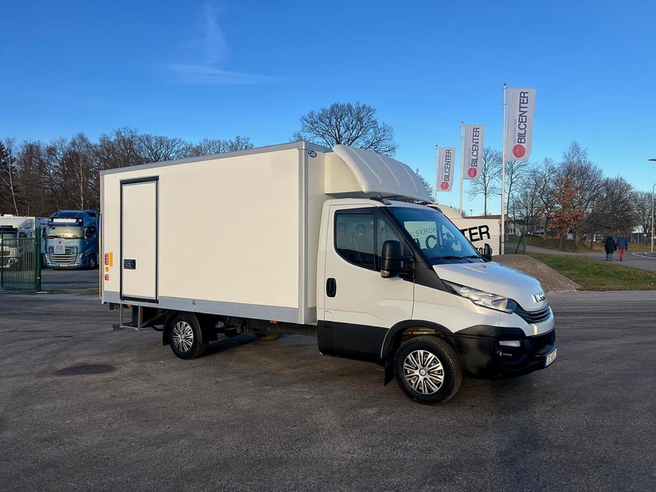Iveco Daily 35S14 Skåpbil med Z-Lift, Hi-Matic Euro 6 2018 - Övrigt
