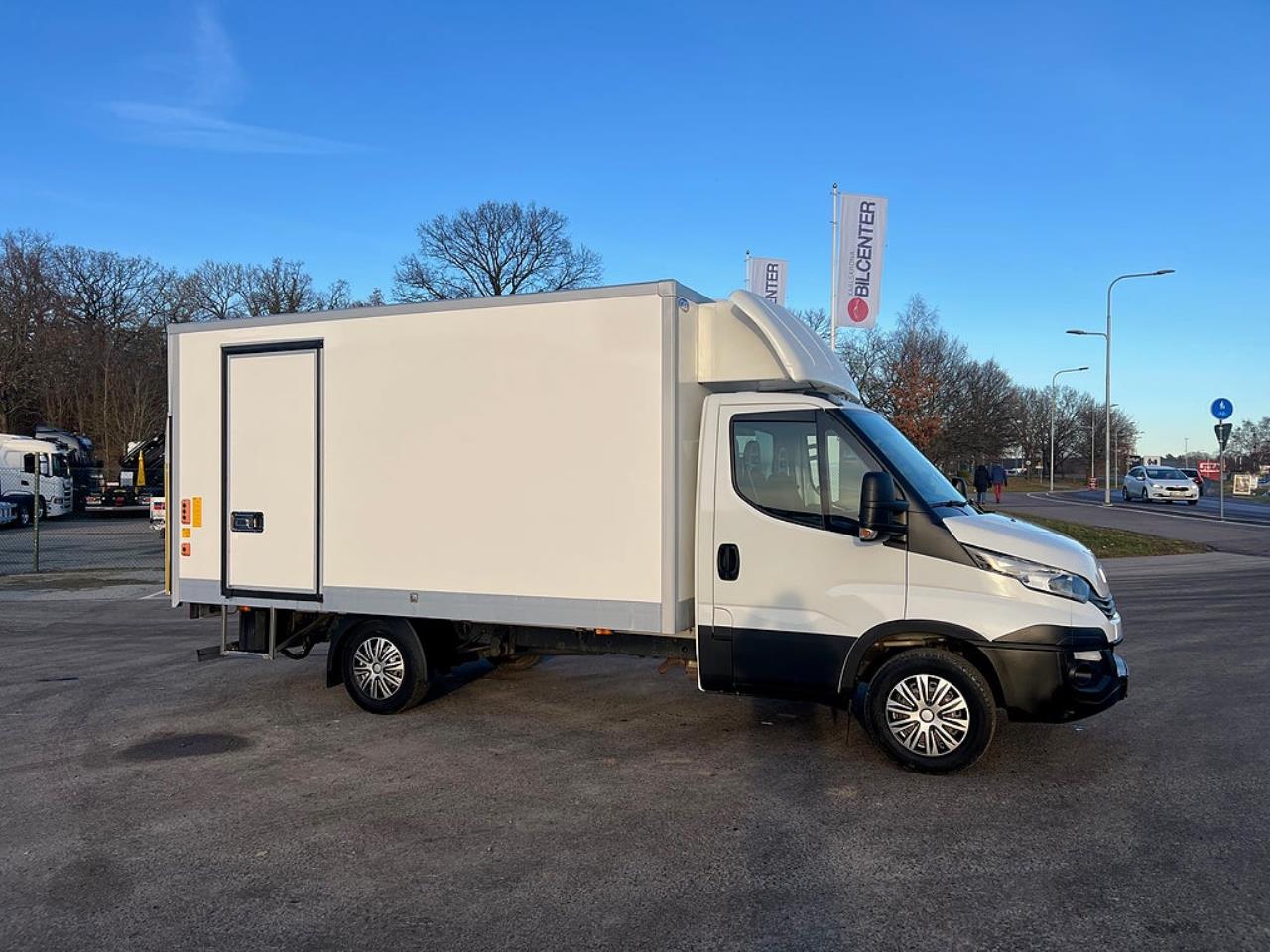 Iveco Daily 35S14 Skåpbil med Z-Lift, Hi-Matic Euro 6 2018 - Övrigt