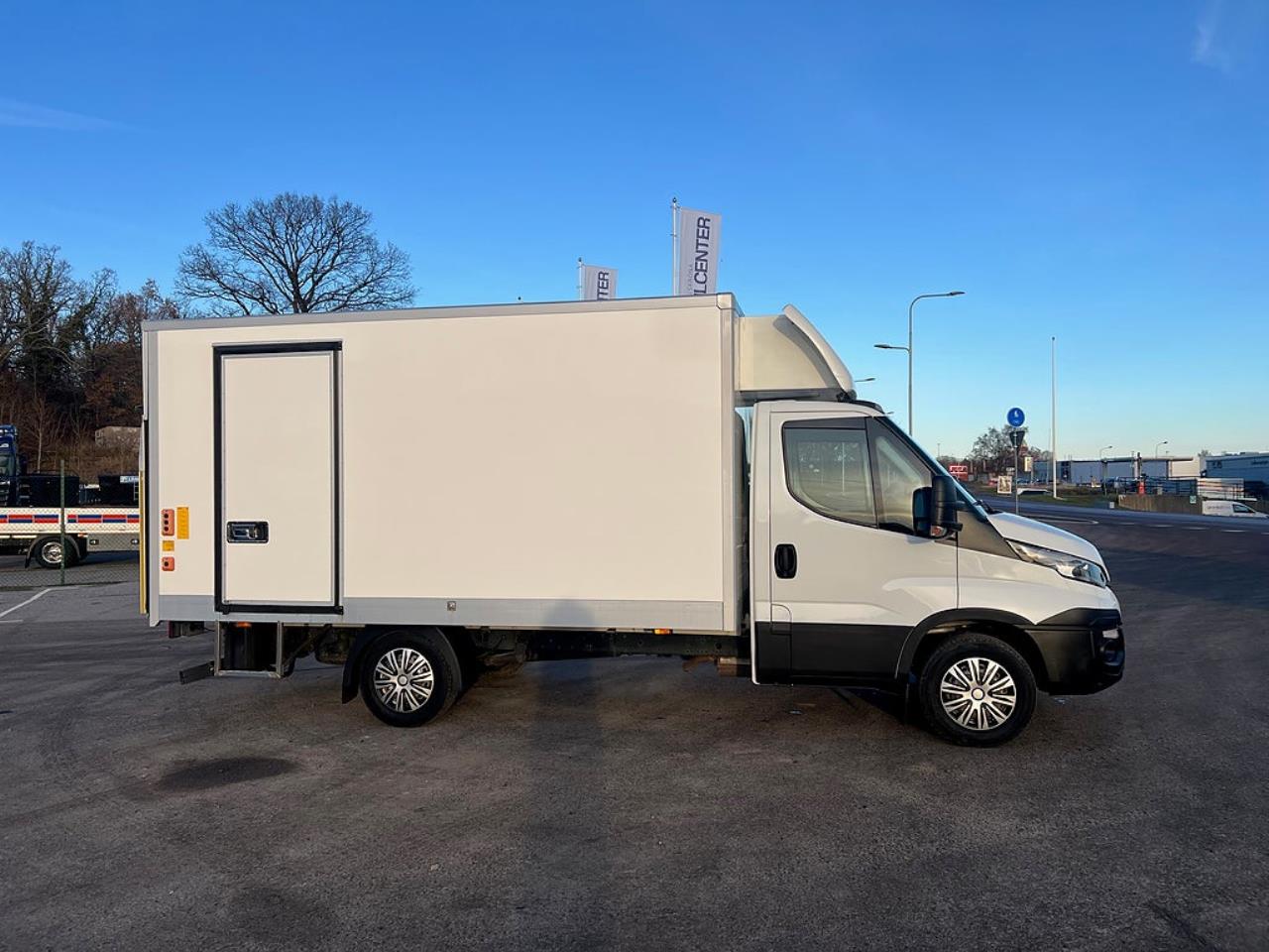 Iveco Daily 35S14 Skåpbil med Z-Lift, Hi-Matic Euro 6 2018 - Övrigt