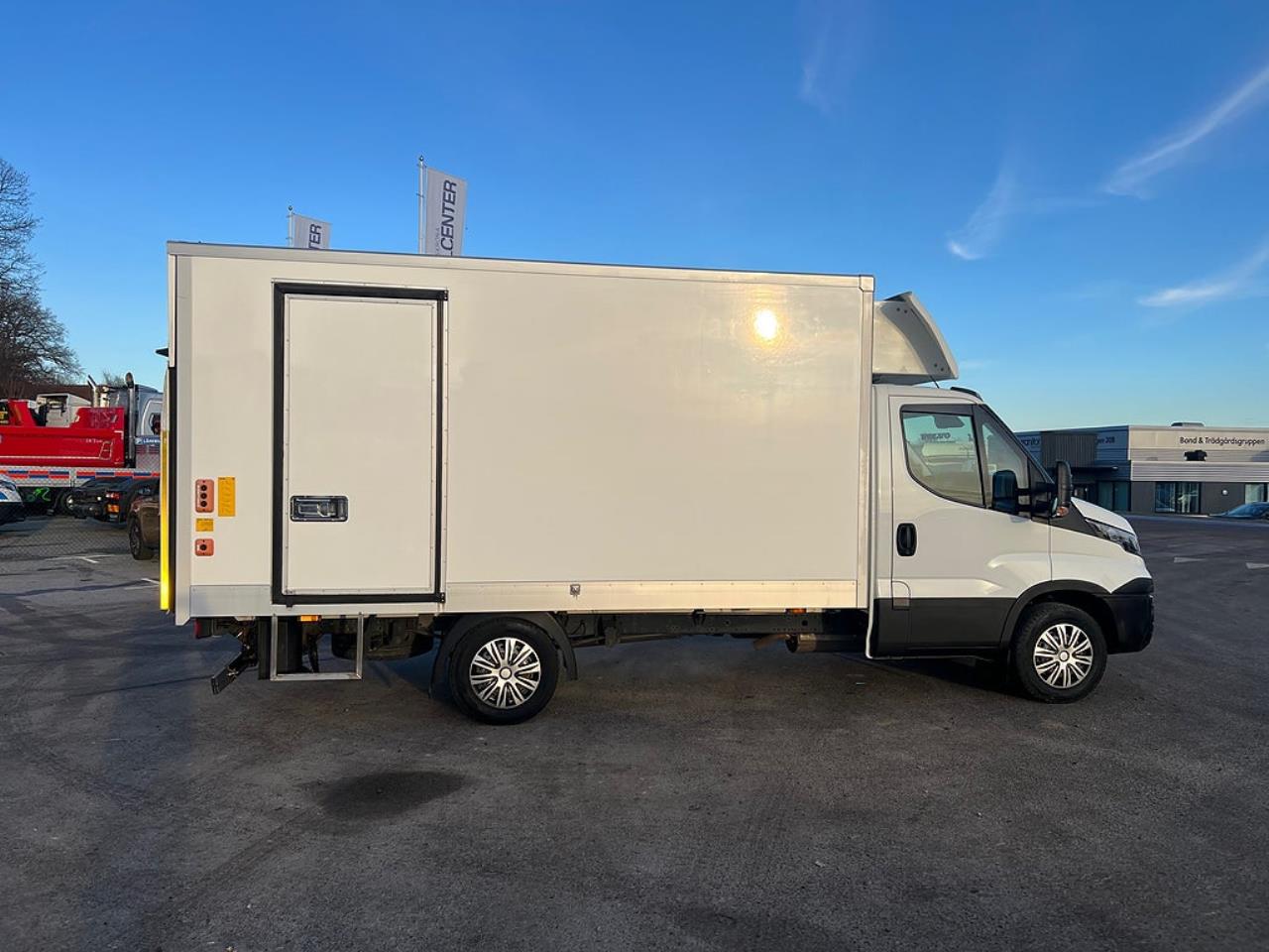 Iveco Daily 35S14 Skåpbil med Z-Lift, Hi-Matic Euro 6 2018 - Övrigt