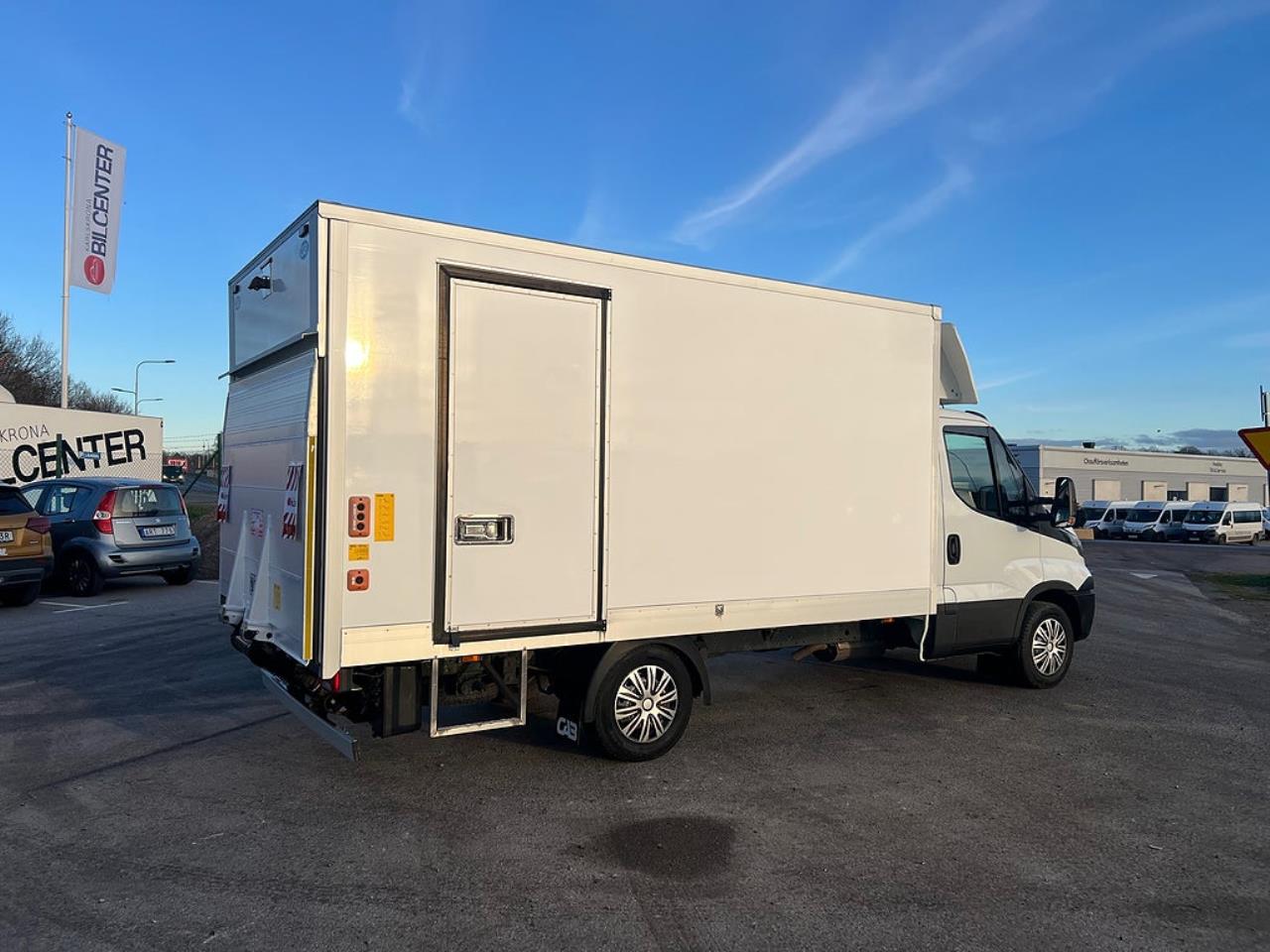 Iveco Daily 35S14 Skåpbil med Z-Lift, Hi-Matic Euro 6 2018 - Övrigt