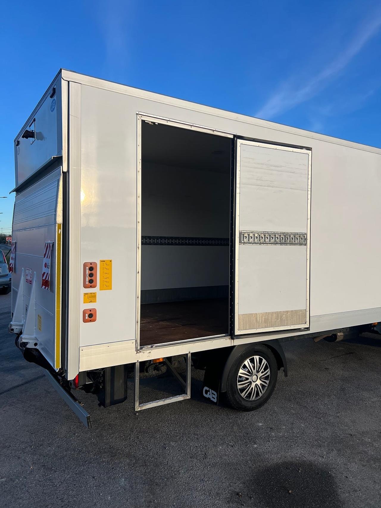 Iveco Daily 35S14 Skåpbil med Z-Lift, Hi-Matic Euro 6 2018 - Övrigt