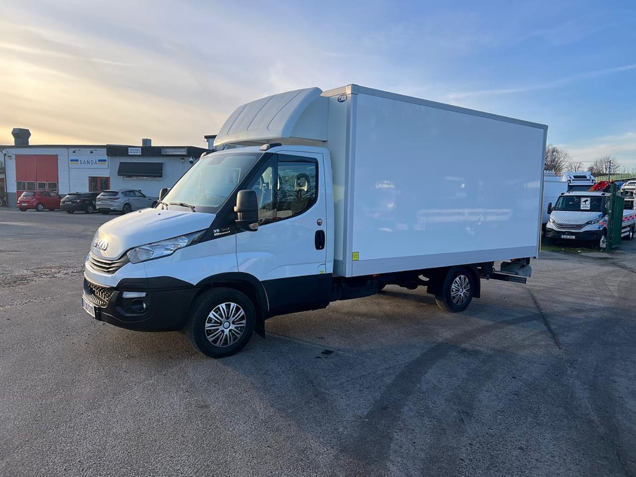 Iveco Daily 35S14 Skåpbil med Z-Lift, Hi-Matic Euro 6 2018 - Övrigt