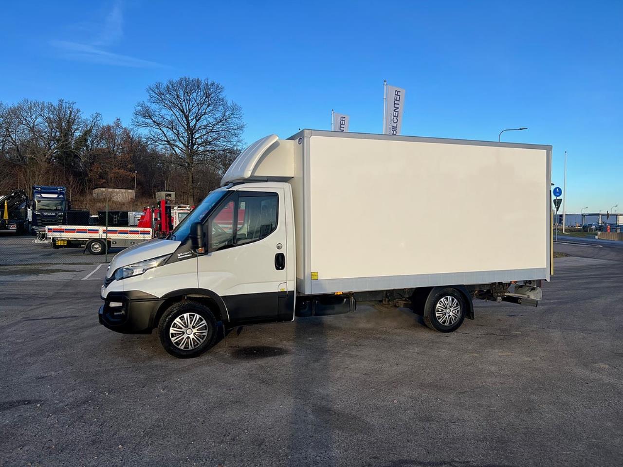 Iveco Daily 35S14 Skåpbil med Z-Lift, Hi-Matic Euro 6 2018 - Övrigt