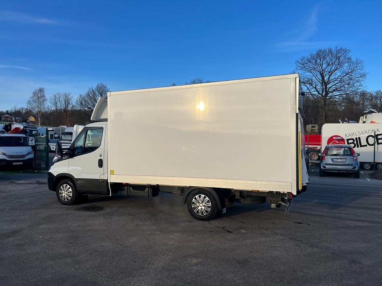 Iveco Daily 35S14 Skåpbil med Z-Lift, Hi-Matic Euro 6 2018 - Övrigt