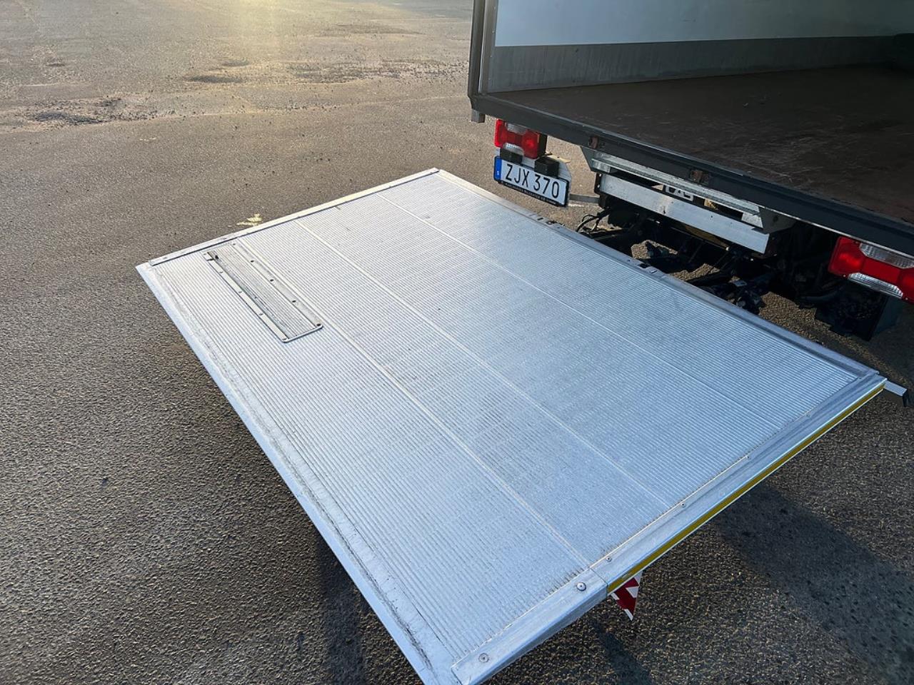 Iveco Daily 35S14 Skåpbil med Z-Lift, Hi-Matic Euro 6 2018 - Övrigt