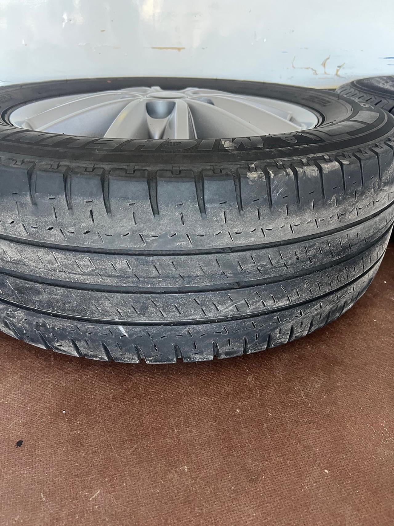 Iveco Daily 35S14 Skåpbil med Z-Lift, Hi-Matic Euro 6 2018 - Övrigt