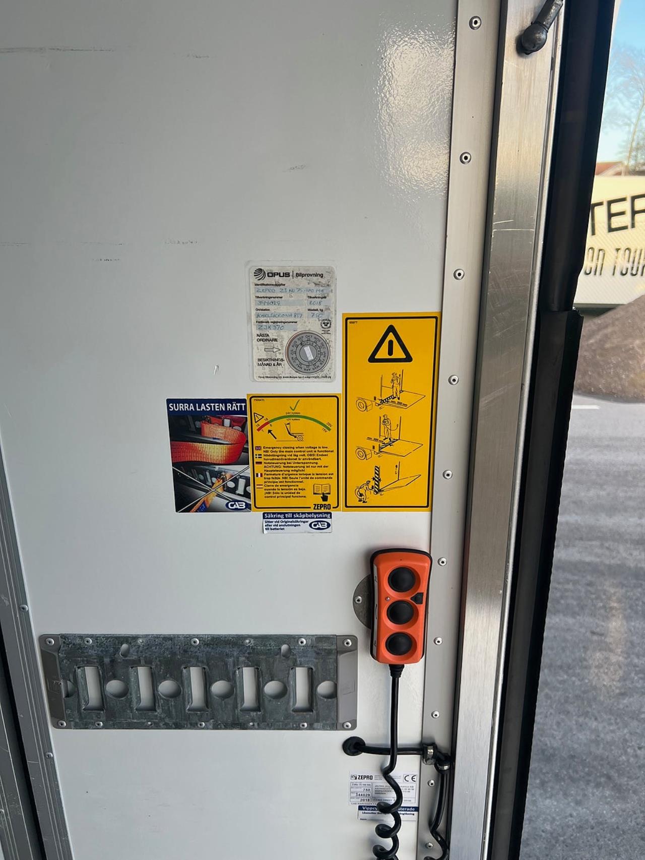 Iveco Daily 35S14 Skåpbil med Z-Lift, Hi-Matic Euro 6 2018 - Övrigt