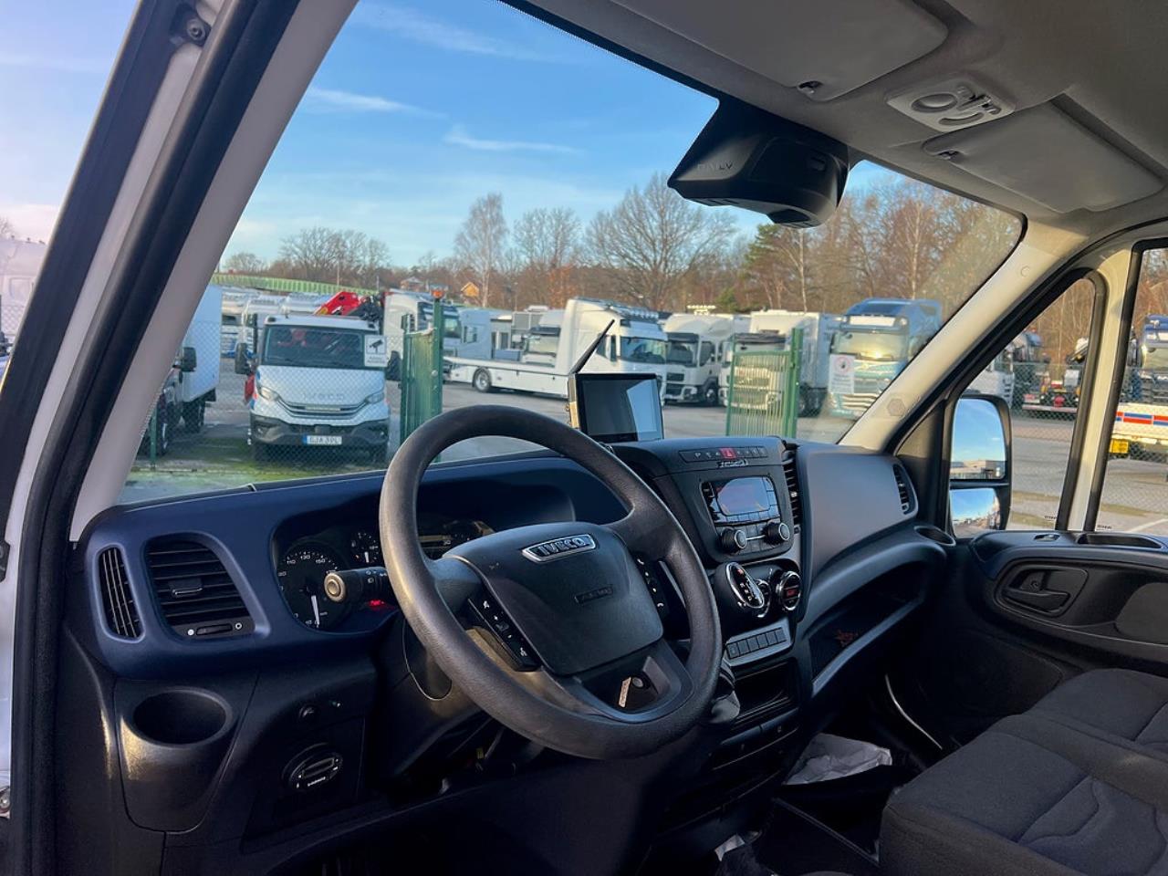 Iveco Daily 35S14 Skåpbil med Z-Lift, Hi-Matic Euro 6 2018 - Övrigt