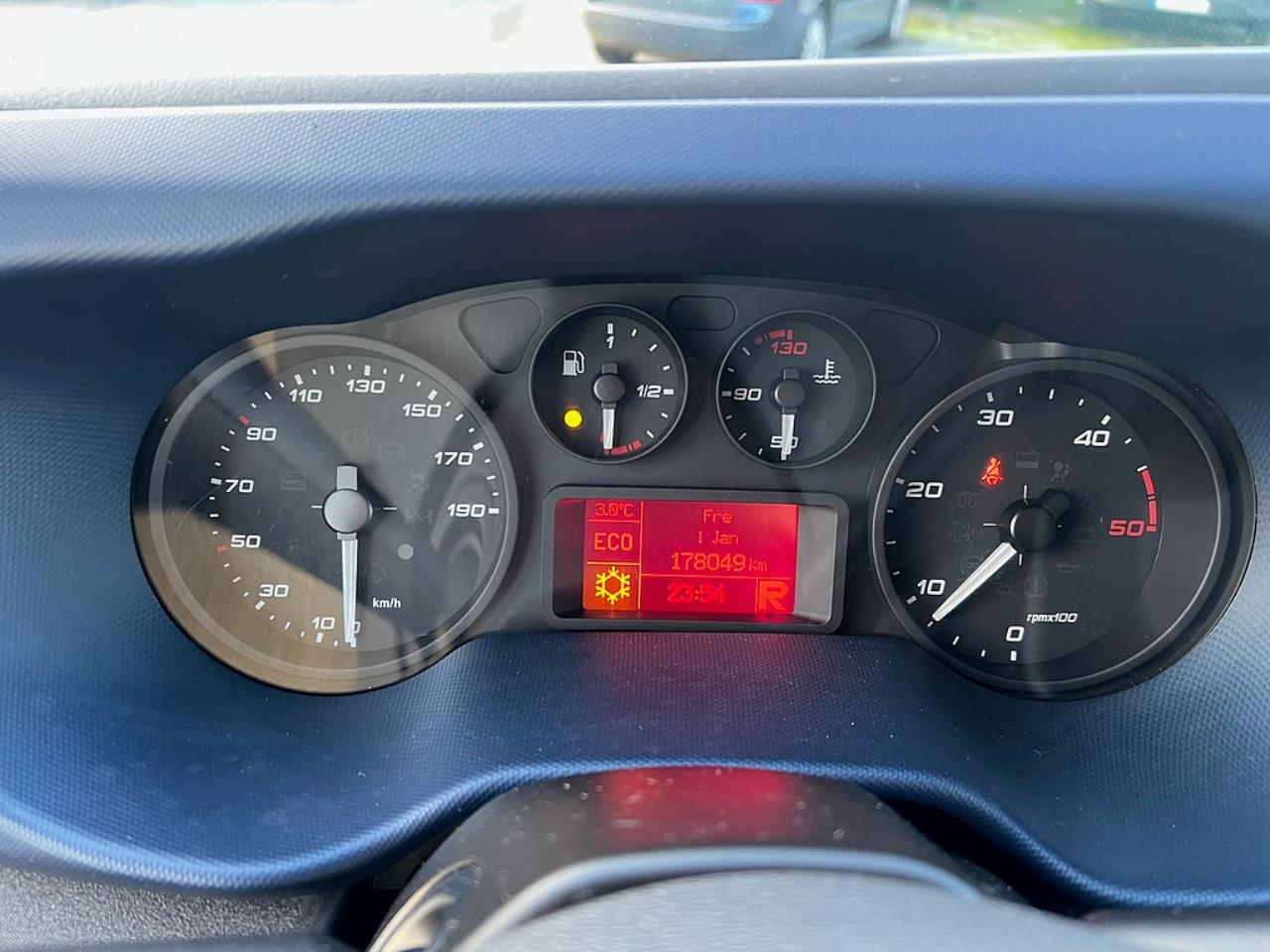 Iveco Daily 35S14 Skåpbil med Z-Lift, Hi-Matic Euro 6 2018 - Övrigt