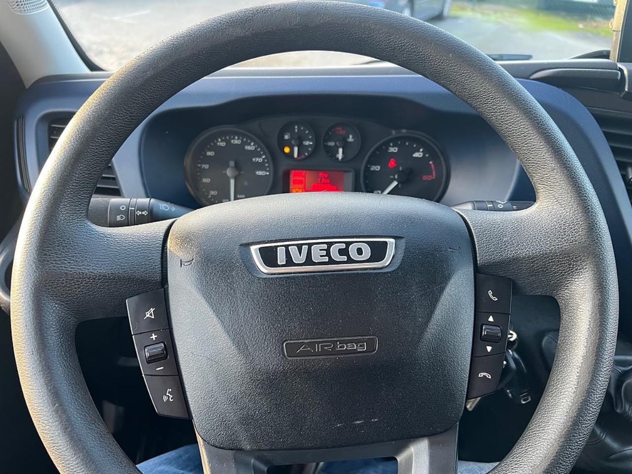 Iveco Daily 35S14 Skåpbil med Z-Lift, Hi-Matic Euro 6 2018 - Övrigt