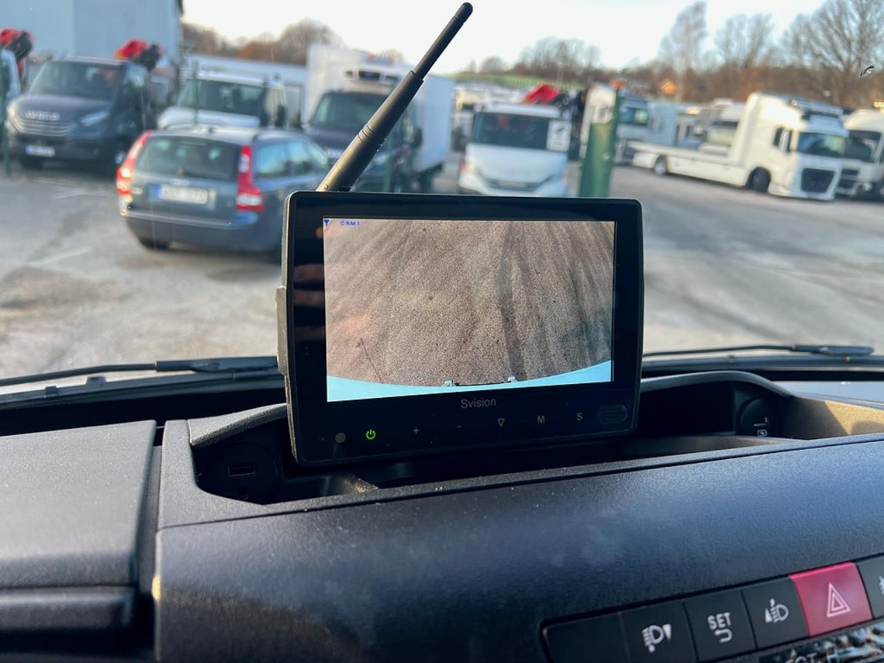 Iveco Daily 35S14 Skåpbil med Z-Lift, Hi-Matic Euro 6 2018 - Övrigt