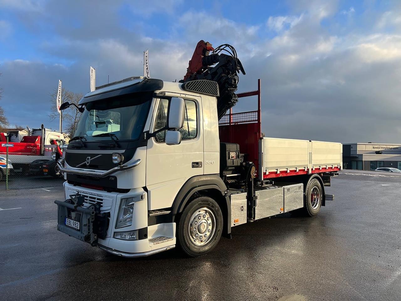 Volvo FM 330 4x2 Tipp & Kranbil, Plogutr, Kommunbil, Euro 6 2016 - Kran