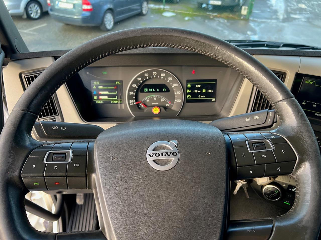 Volvo FM 330 4x2 Tipp & Kranbil, Plogutr, Kommunbil, Euro 6 2016 - Kran