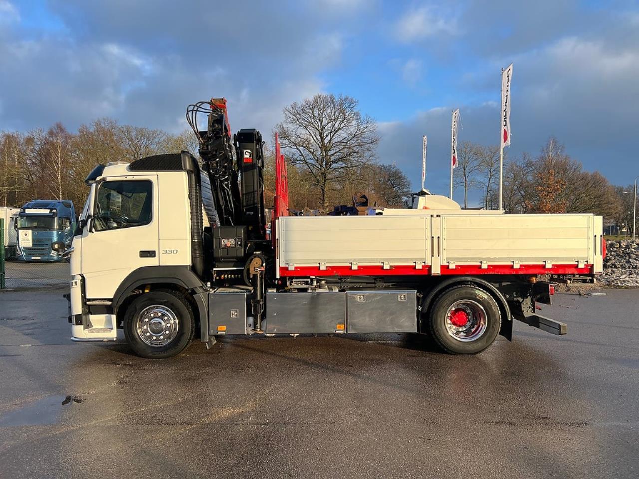 Volvo FM 330 4x2 Tipp & Kranbil, Plogutr, Kommunbil, Euro 6 2016 - Kran