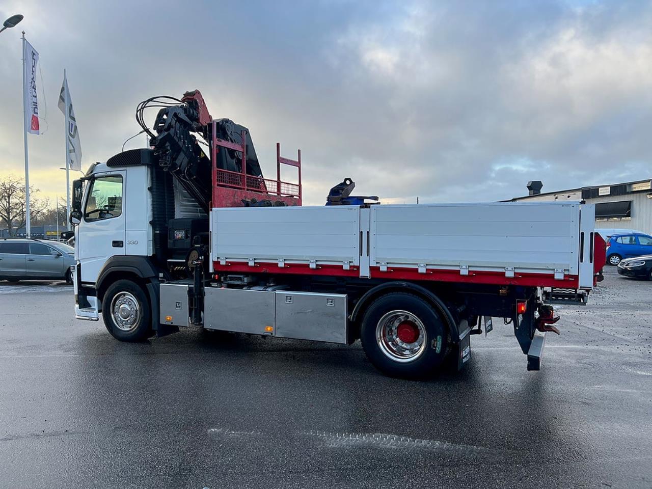Volvo FM 330 4x2 Tipp & Kranbil, Plogutr, Kommunbil, Euro 6 2016 - Kran
