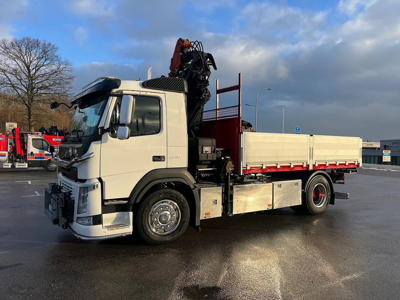 Volvo FM 330 4x2 Tipp & Kranbil, Plogutr, Kommunbil, Euro 6 2016 - Kran