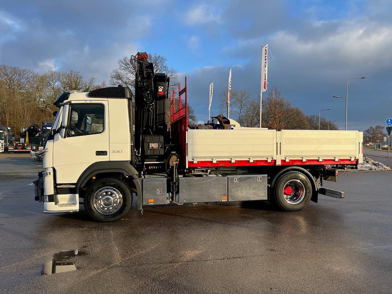 Volvo FM 330 4x2 Tipp & Kranbil, Plogutr, Kommunbil, Euro 6 2016 - Kran